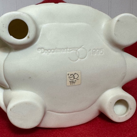 Vintage Snowbabies riding a turtle figurine(1995) - Picture 12 of 12